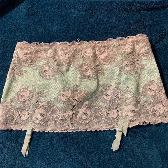 Victoria's Secret Angel embellished slip w garter - Picture 1 of 8